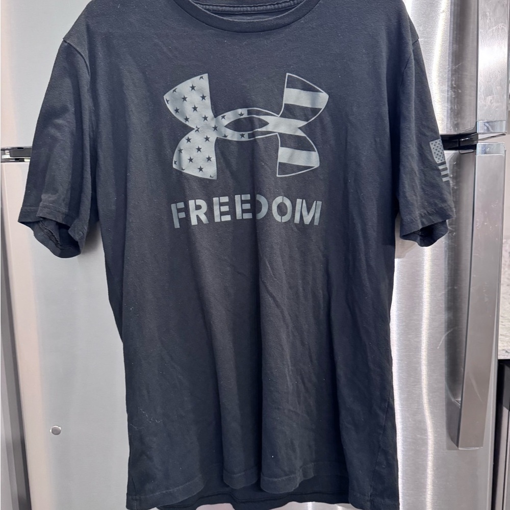Under Armour Black Short Sleeve Tee Performance Shirt